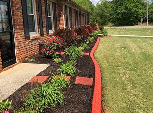 76 Colonial Dr, Florence, AL 35633