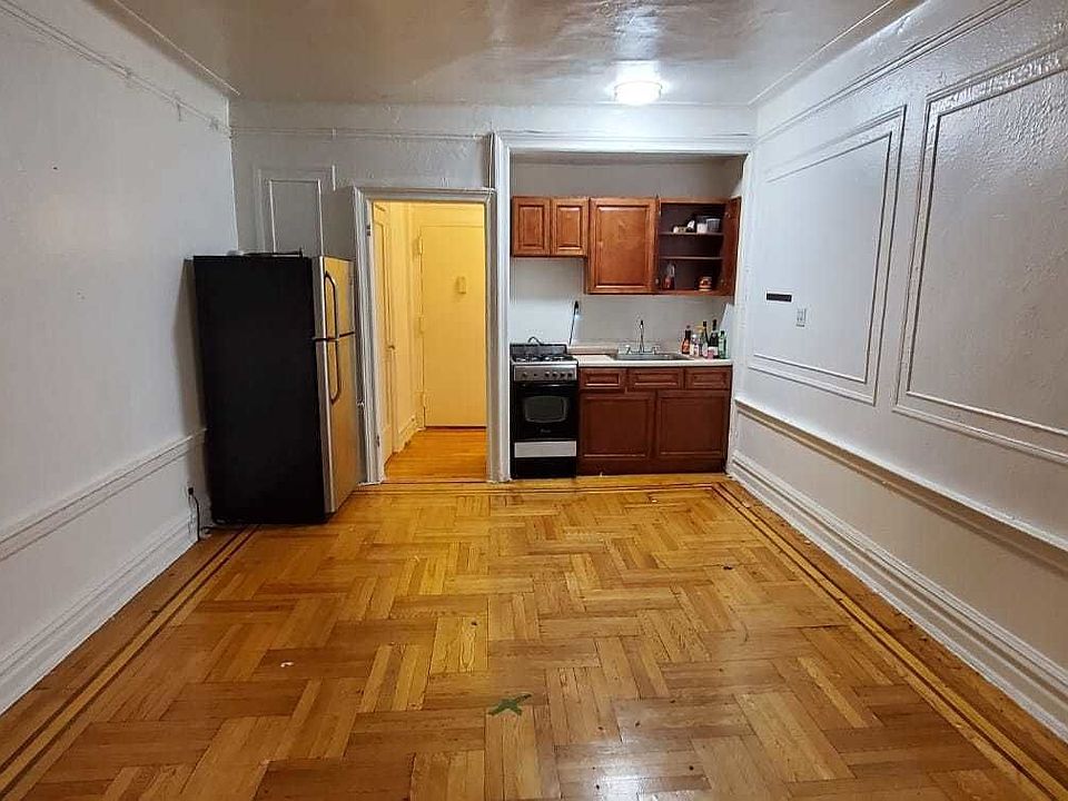 1st image of 377 Montgomery St #14B