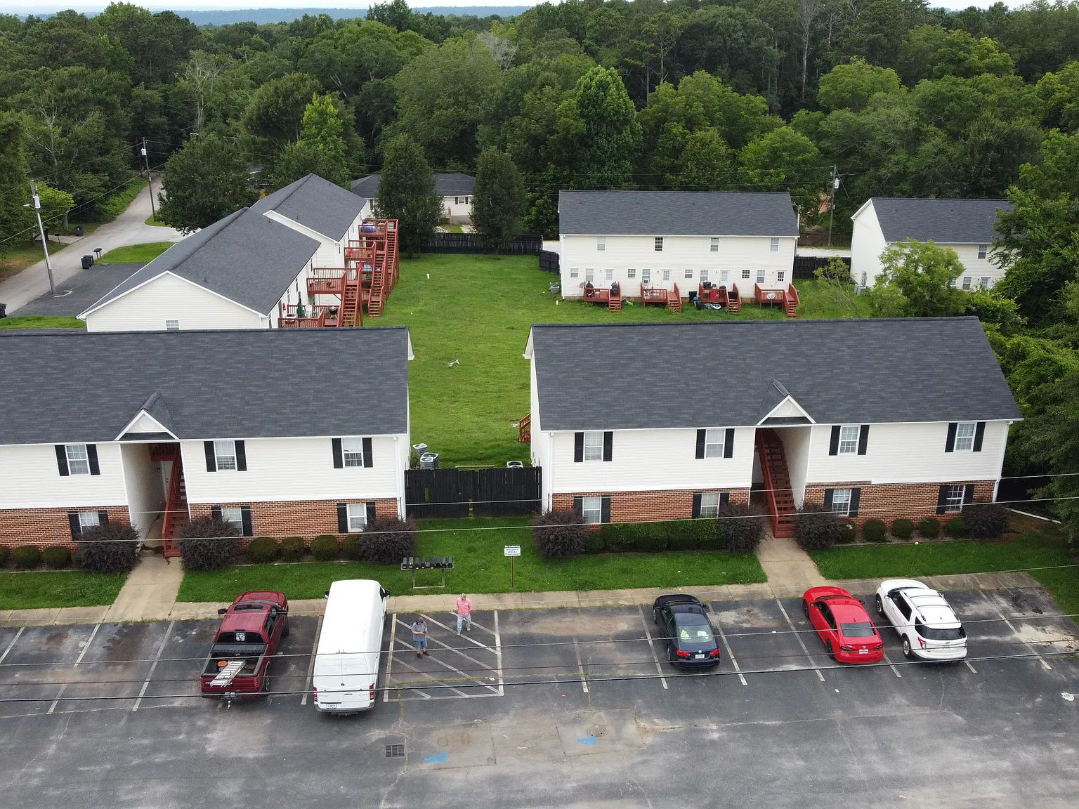 Bremen Oaks Apartments & Townhomes — Photo 1