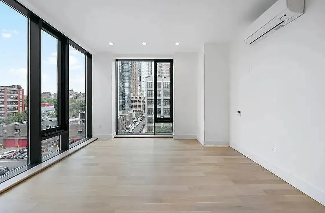 260 Gold Street — Photo 3