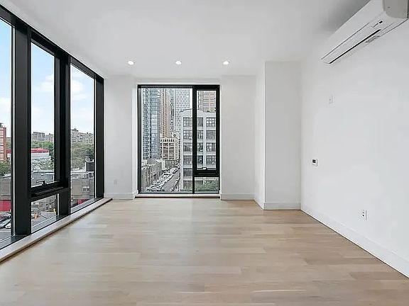 3rd image of 260 Gold St APT 608