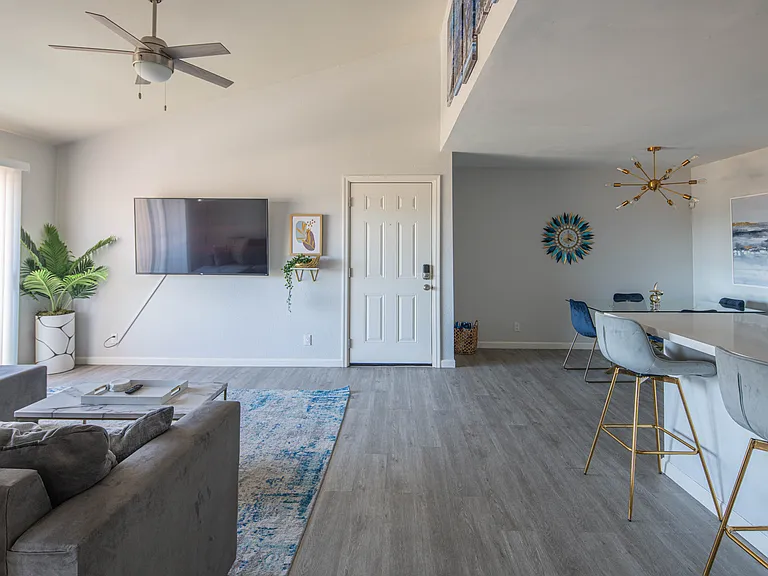 8055 E Thomas Rd — Photo 16