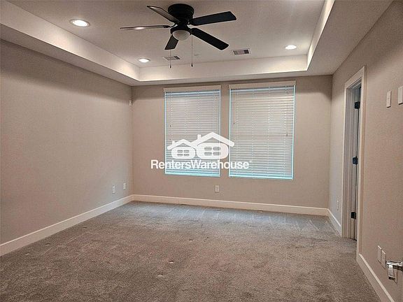 3rd image of 2621 Hutchins St