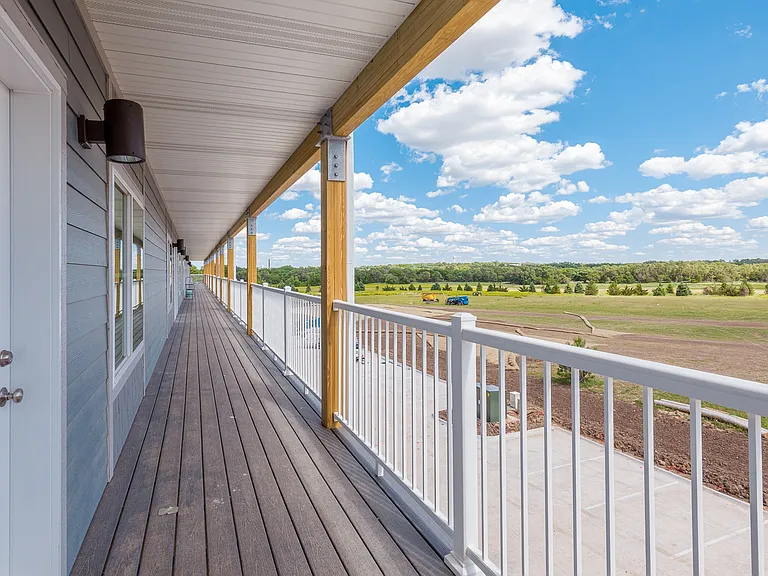 Trailview Apartments at Pioneers Park — Photo 13