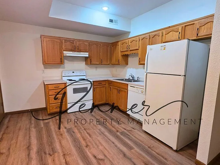 3110 S Cedar Crest Ct — Photo 3