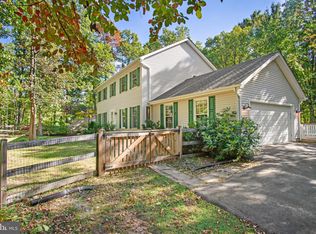 19012 Cattail Ln, Poolesville, MD 20837