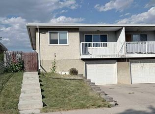 31 W Huntford Rd NE, Calgary, AB T2K3Y8