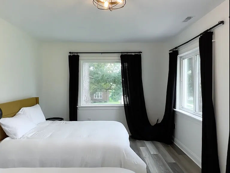 16920 La Salle Ave — Photo 3