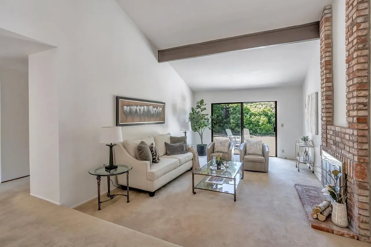 748 Casterwood Ct — Photo 4