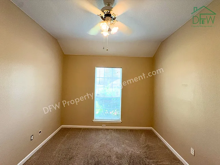 317 Oak Meadow Ln — Photo 25