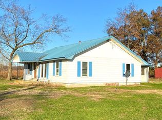 485 Bunnyville Dr, Clay City, IL 62824