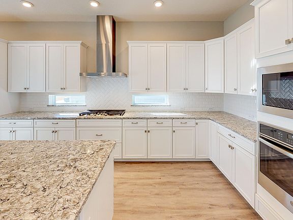 3rd image of 139 Village Grande Dr