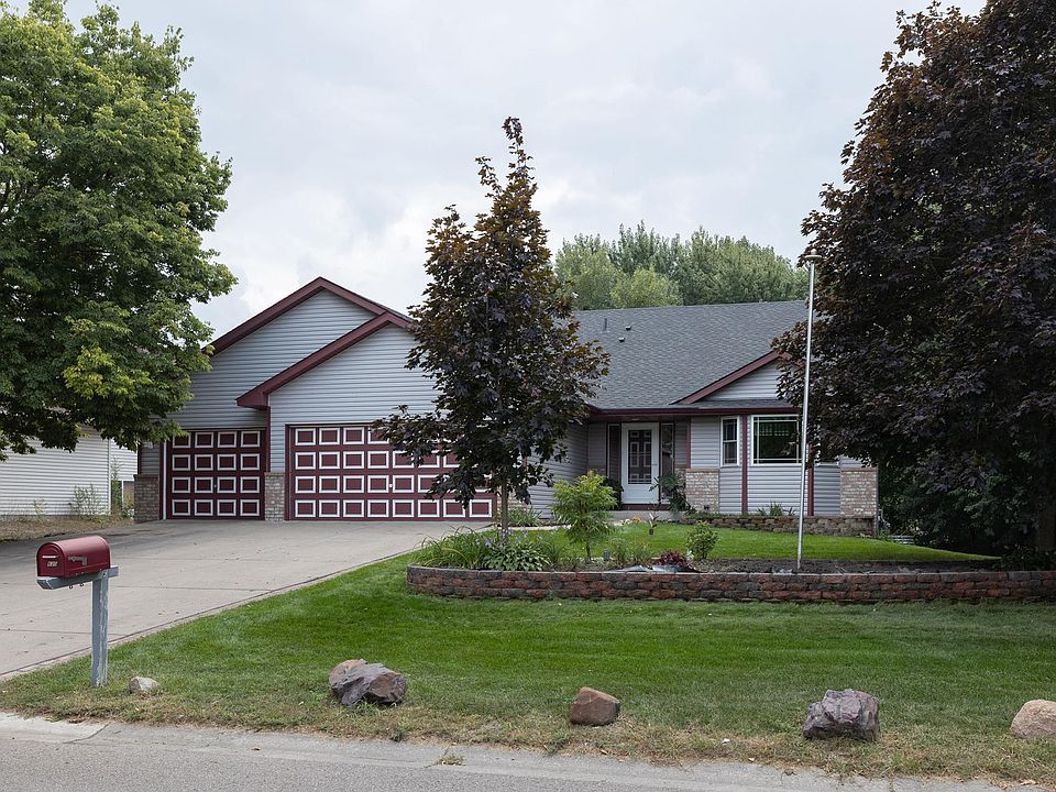 1st image of 630 104th Ct NE