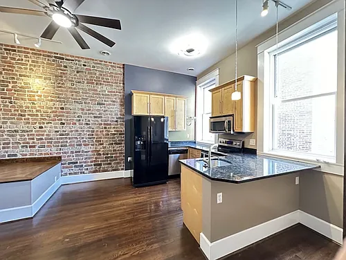 701 State St #203 Photo 1