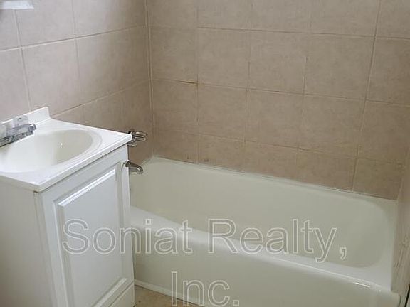 4th image of 4521 Baudin St