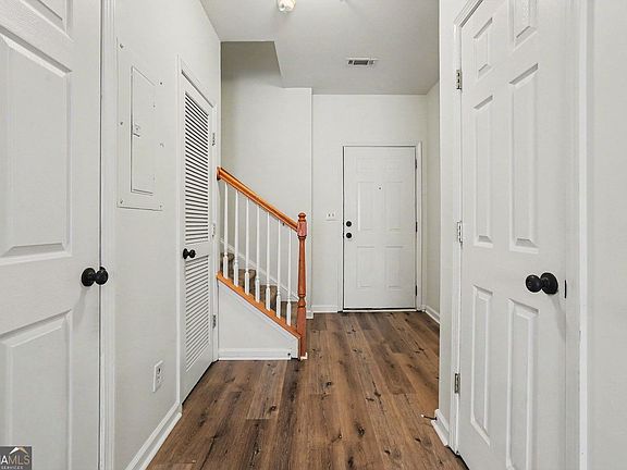 3rd image of 6115 Woodland Ln
