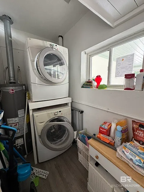 3 bed, 1.0 bath, 1071 sqft, $3,000 — Photo 4