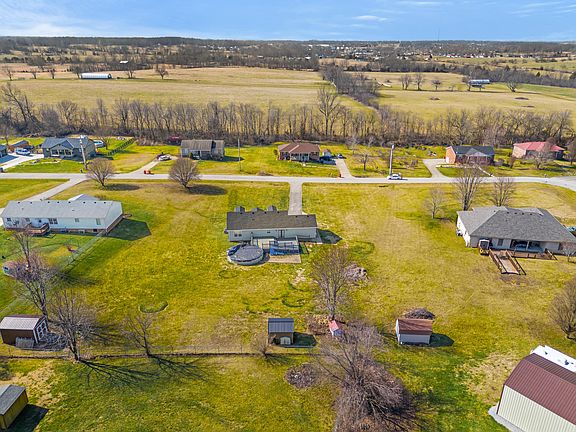 4th image of 1024 Caroline Dr