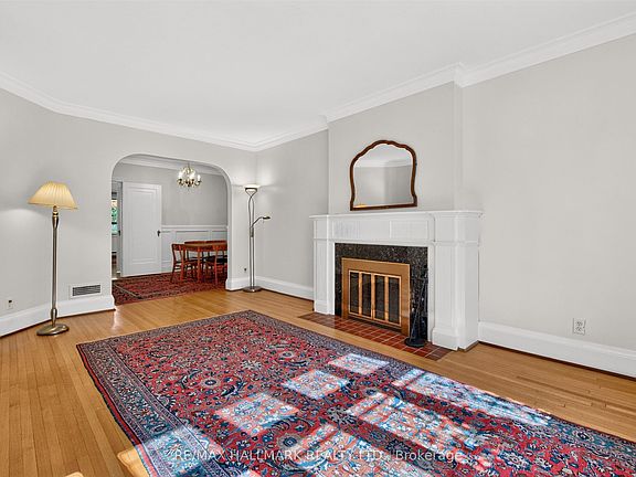 5th image of 70 Parkview Ave