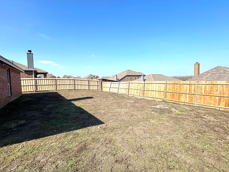 15004 Waters Dr — Photo 26