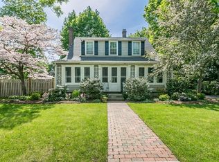 313 Nehoiden St, Needham, MA 02492