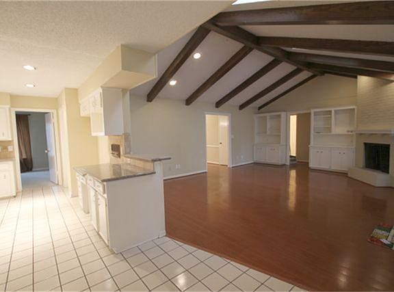 4th image of 2922 Fairway Dr