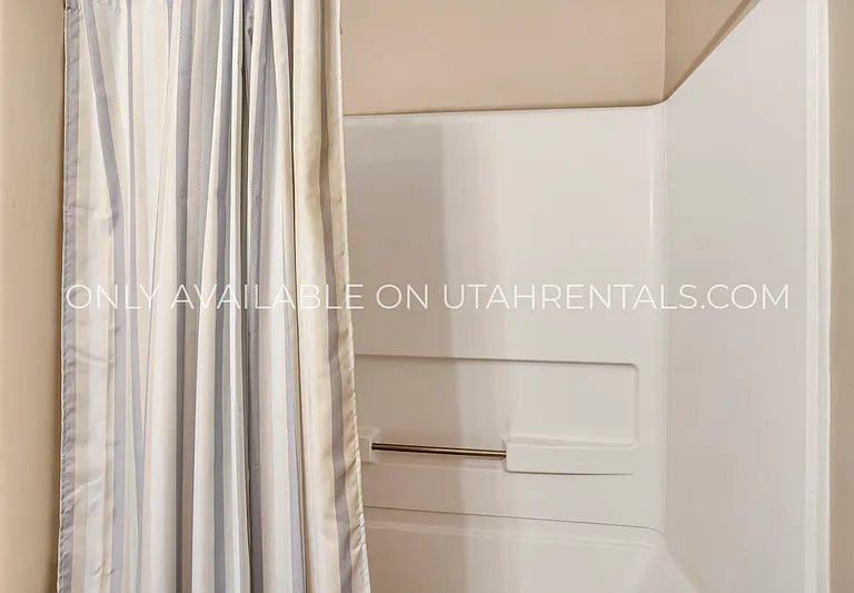 1346 S 1440 E — Photo 12