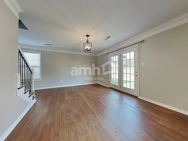 8124 Cambridge Reserve Dr — Photo 9