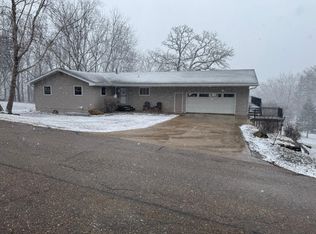 21824 Douglas Ave, Albert Lea, MN 56007