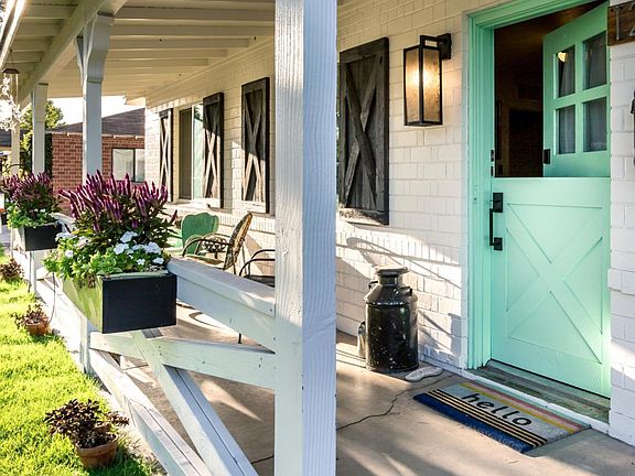 front porch WELCOME!