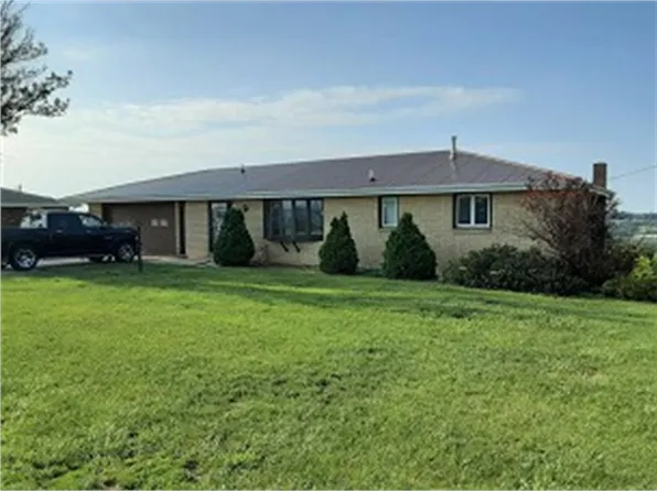 20868 Route 3, Durango, IA 52039