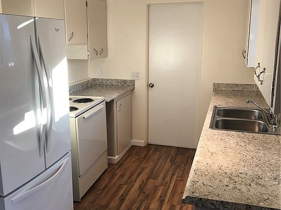 4th image of 1010 Dartmouth Ave