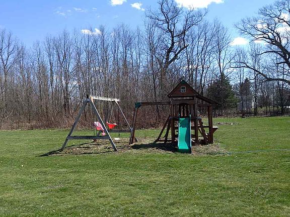 3rd image of 2456 Katie Ln