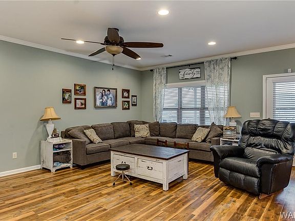 4th image of 13888 Darden Ave #417