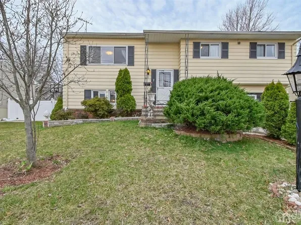 7 Stima Ave, Carteret, NJ 07008
