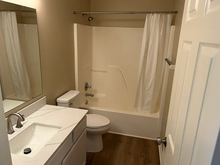 Upstairs hall bathroom