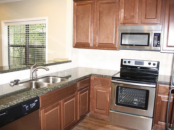 2nd image of 106 Moss St #106