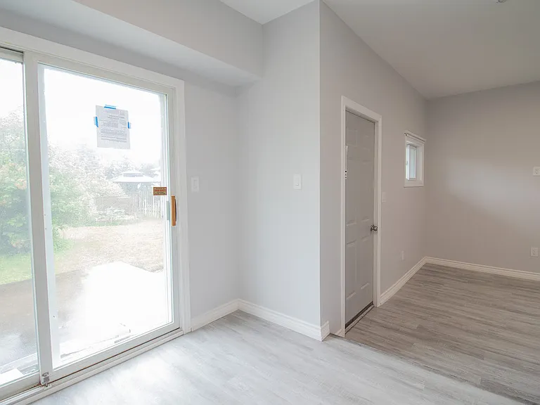 7 Sherwood Forest Trl — Photo 4