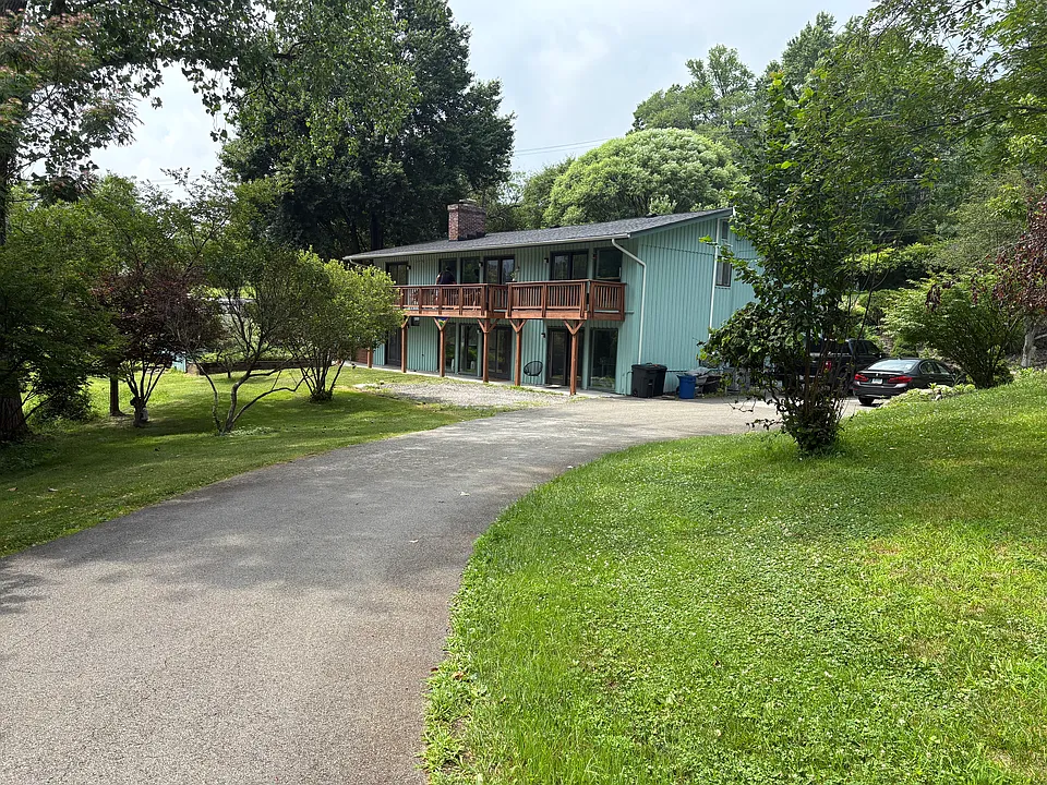 608 Dorseyville Rd