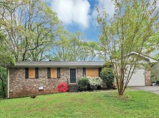 6884 Stephens Dr, Rex, GA 30273