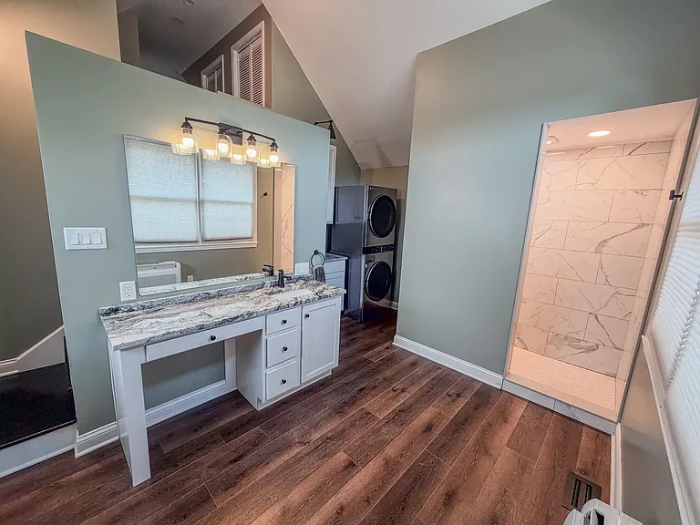 1320 W North St — Photo 11