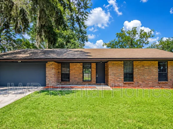 6073 Cranberry Ln E, Jacksonville, FL 32244