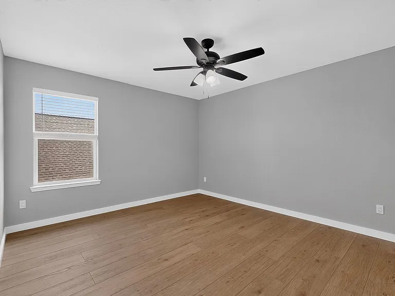 13291 Guerin Dr — Photo 36