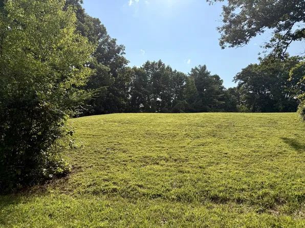 281 Old Vfw Rd, Whittier, NC 28789