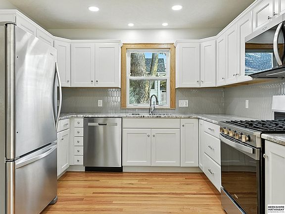 4th image of 303 N Jefferson St