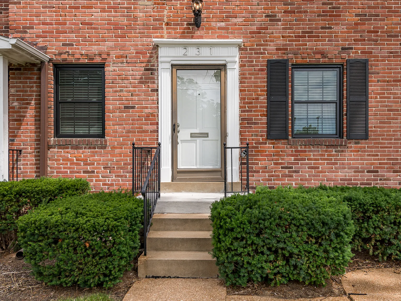 2 bed, $2,200 — Photo 2