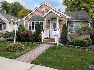 208 Vreeland Ave, Bergenfield, NJ 07621