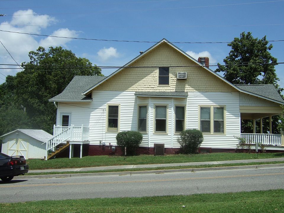 Side (facing Lamar Avenue)