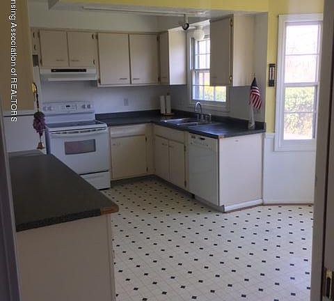 5th image of 5442 Amber Dr