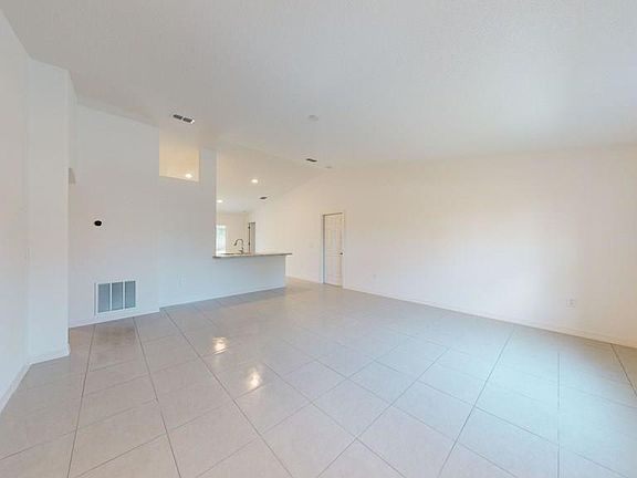 4th image of 42 Frenora Ln